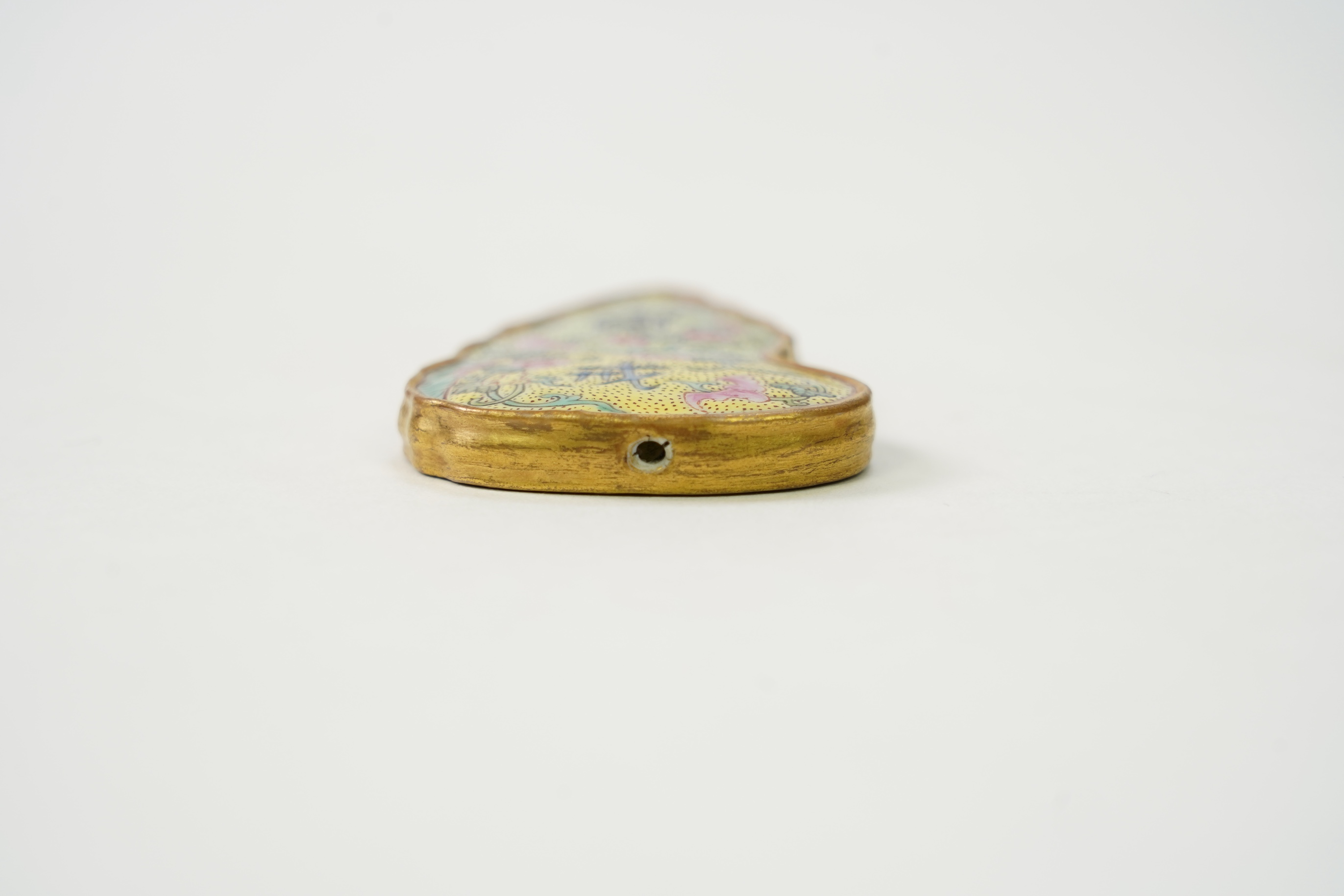 A Chinese enamelled porcelain abstinence plaque